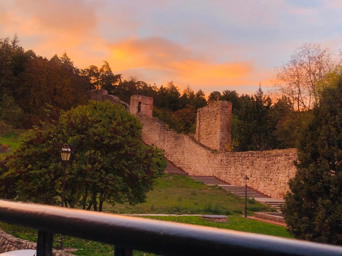 El Capricho Del Arco_Apartamentos Burgos Catedral Zewnętrze zdjęcie